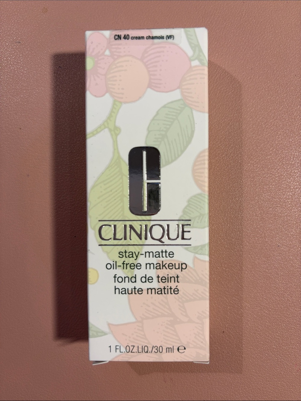 Clinique Stay-Matte Oil-Free Makeup - cream chamois - new with box (DISCONTINUED